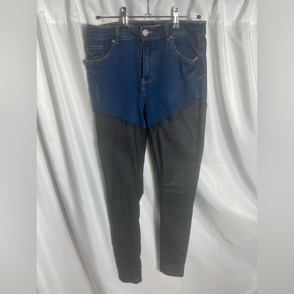Misguided Sinner Womens Size 6R Two-Tone Faux Leather High Waist 32’ Inseam - Picture 1 of 7